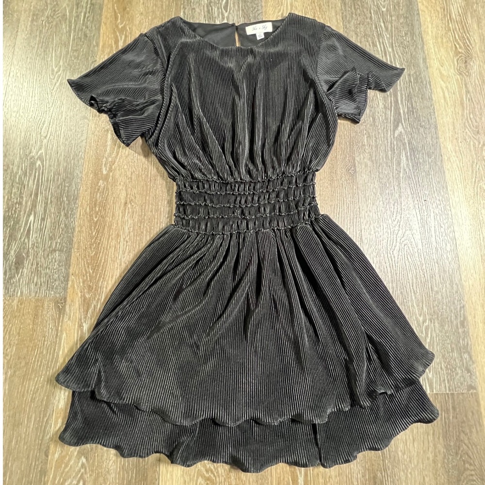 She + Sky Dress Women M Black Pleated Smocked Waist Tiered Ruffle Mini